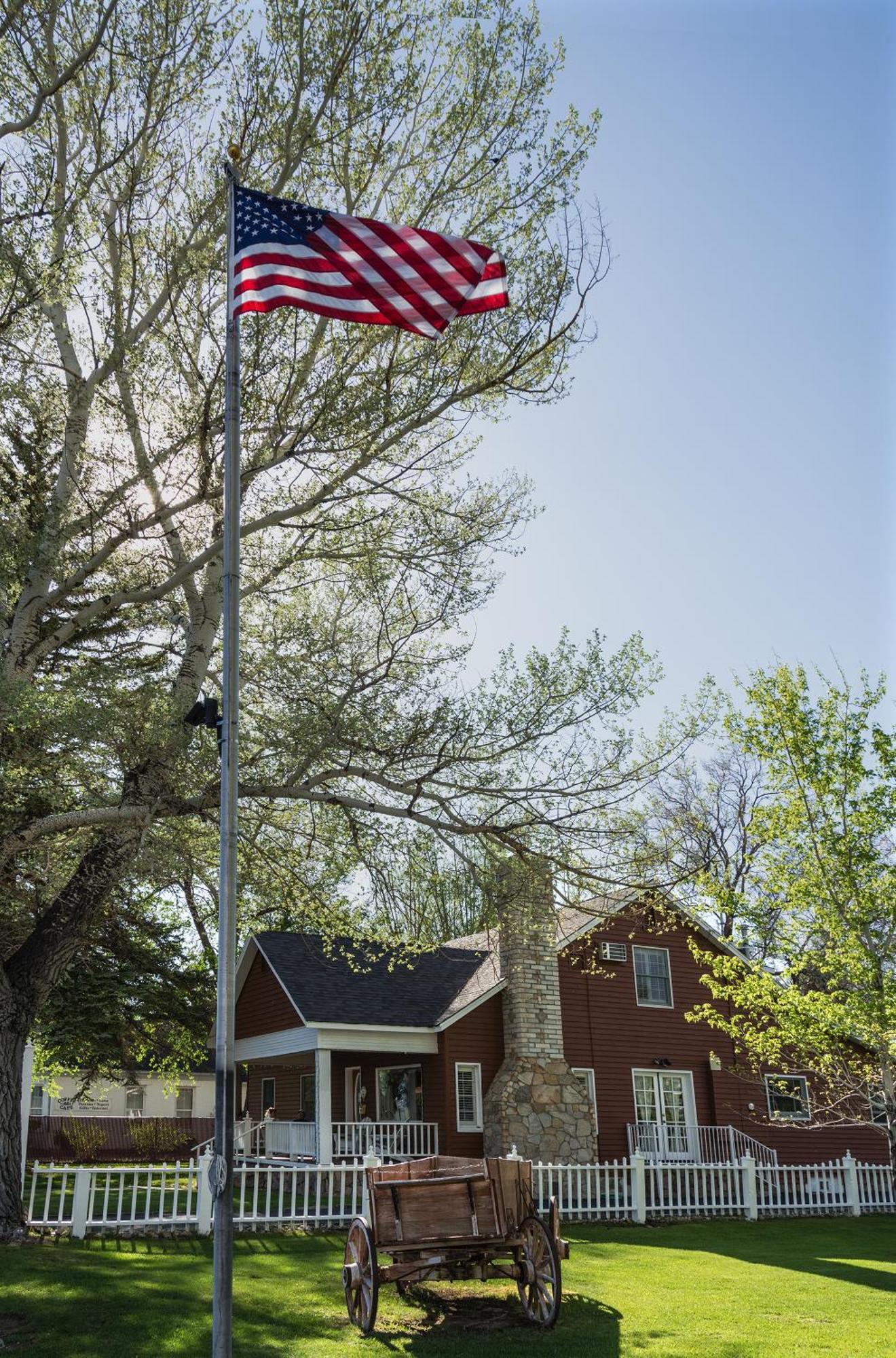 Silver Maple Inn And The Cain House Country Suites Bridgeport Exteriör bild